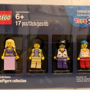 LEGO Musicians Minifigure Set - Purple, Yellow, Blue